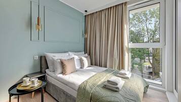 Iron/ironing board, travel cot, WiFi, bed sheets