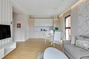 TV - Aura III 12 | Riverside | City Center & Parking (Gdańsk)