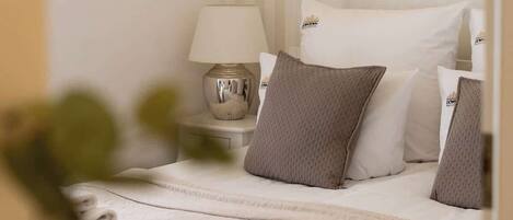 Iron/ironing board, travel cot, WiFi, bed sheets