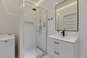 Shower, hair dryer, shampoo - Riverside | SPA & Parking | Nowa Motława 18 (Gdańsk)