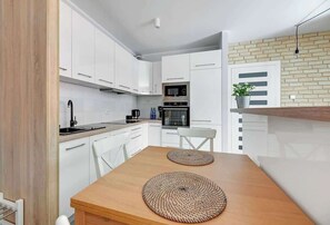 Coffee/tea maker, fridge, microwave, oven - Aura 99A | Riverside | City Center & Free Parking (Gdańsk)