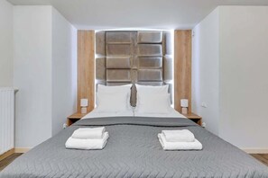 Bügeleisen/Bügelbrett, Reisekinderbett, WLAN, Bettwäsche