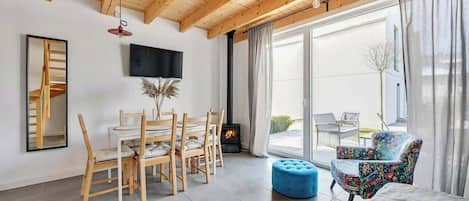 Televisión, chimenea