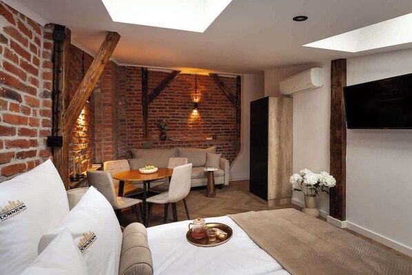 Iron/ironing board, travel cot, WiFi, bed sheets - L23 Boutique 19C | City Center (Kraków)