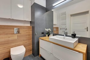 Bathroom - Riverside | SPA & Parking | Nowa Motława 49 (Gdańsk)