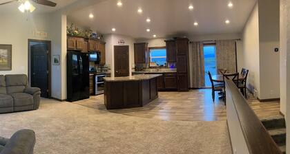 Spacious 4-bedroom house in charming rural Powell with media and fitness room