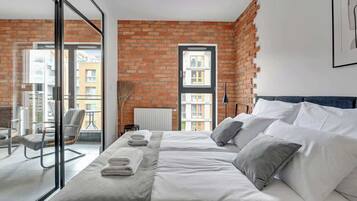 Iron/ironing board, travel crib, WiFi, bed sheets