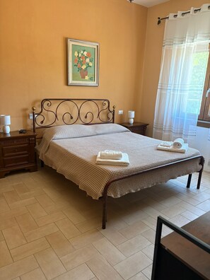 Phòng đôi phong cách cổ điển, quang cảnh vườn (Dianora) | Bàn ủi/dụng cụ ủi quần áo, truy cập Internet không dây miễn phí 