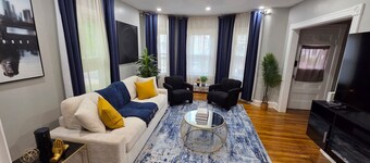 Stylish 2BR Sleeps 6 Near Gillette, Boston & Providence
