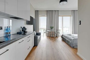 Coffee/tea maker, high chair, cookware/dishes/utensils - Nadmotławie 124 | Riverside | Sauna & Gym (Gdańsk)