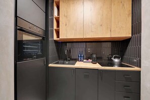 Coffee/tea maker, fridge, oven, stovetop - Nadmotławie B12 | Riverside & Gym (Gdańsk)