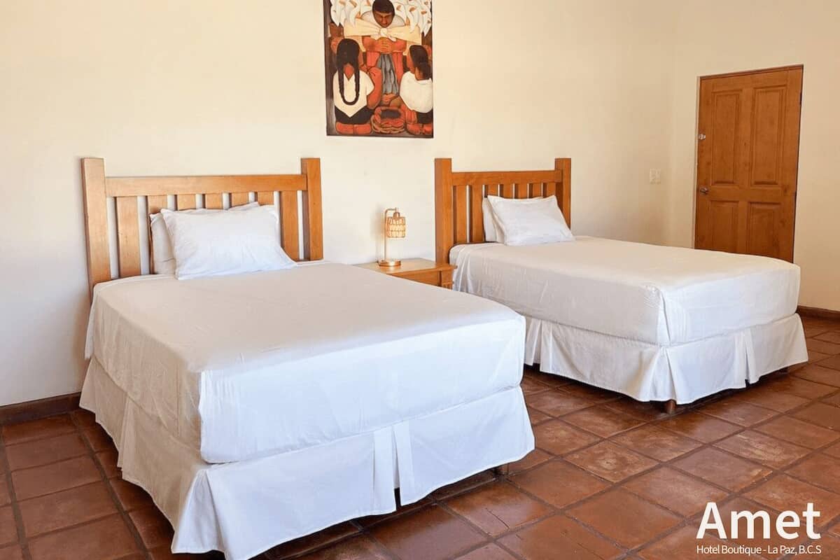 Deluxe Double Room | Desk, laptop workspace, iron/ironing board, free WiFi