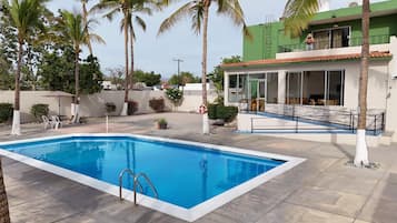 Piscine extérieure