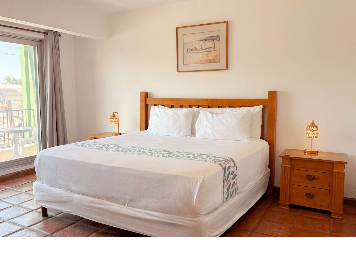 Desk, laptop workspace, iron/ironing board, free WiFi
