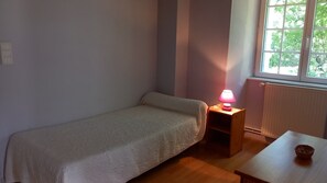 Room - Bed and Breakfast 'Alleuze' (Val-d'Arcomie)