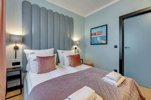Bügeleisen/Bügelbrett, Reisekinderbett, WLAN, Bettwäsche