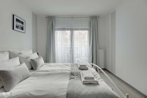 Iron/ironing board, travel cot, WiFi - Dwie Motławy 43 with Balcony | Riverside (Gdańsk)