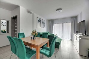 Dining - Dwie Motławy 43 with Balcony | Riverside (Gdańsk)