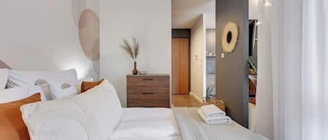 Bügeleisen/Bügelbrett, Reisekinderbett, WLAN, Bettwäsche