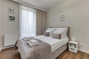 Bügeleisen/Bügelbrett, Reisekinderbett, WLAN, Bettwäsche