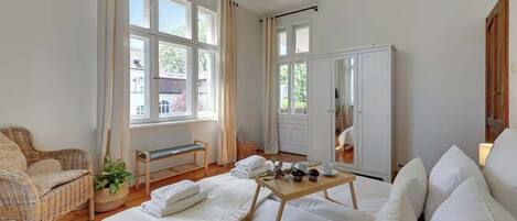 Iron/ironing board, WiFi, bed sheets