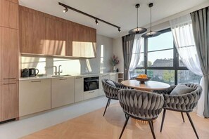 Coffee/tea maker, fridge, oven, stovetop - Doki D100 | Gdańsk Shipyard & Foodhall | Parking (Gdańsk)