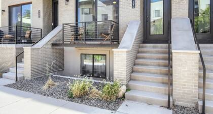 Berkeley Flat | Walk to Tennyson | Balcony