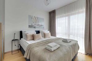 Bügeleisen/Bügelbrett, Reisekinderbett, WLAN, Bettwäsche