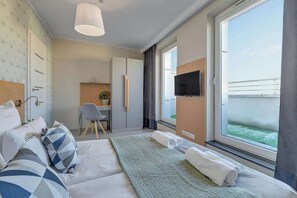 Bügeleisen/Bügelbrett, Reisekinderbett, WLAN, Bettwäsche