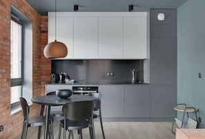 High chair, cookware/dishes/utensils - Scala 220 with Balcony | City Center | Parking (Gdańsk)