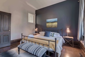 Studio (3 Bedrooms) | Interior