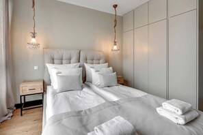 Bügeleisen/Bügelbrett, Reisekinderbett, WLAN, Bettwäsche