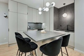 Coffee/tea maker, fridge, oven, stovetop - Grano Residence 1 | Riverside | Parking (Gdańsk)