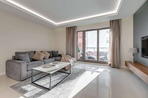 TV - Waterlane A11 | Spa, Pool & Gym | Riverside (Gdańsk)