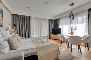 Bügeleisen/Bügelbrett, Reisekinderbett, WLAN, Bettwäsche