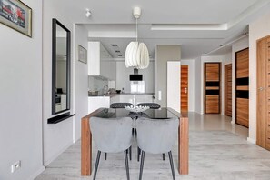 Dining - Waterlane SPA E23 | Spa & Pool | Riverside (Gdańsk)