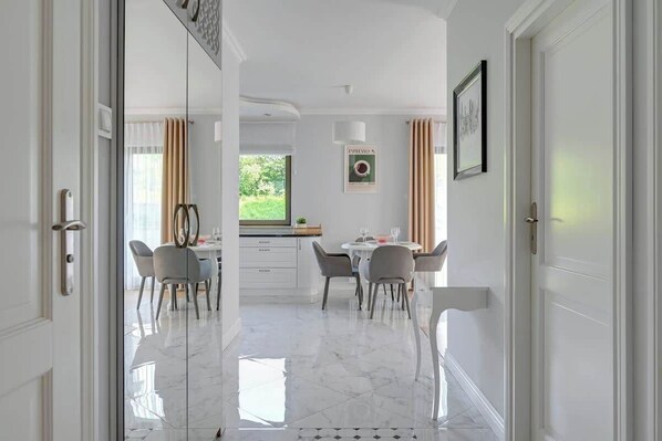 Dining - Morenova | Comfortable Stay (Gdańsk)