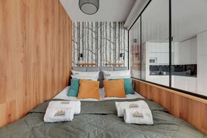 Bügeleisen/Bügelbrett, Reisekinderbett, WLAN, Bettwäsche