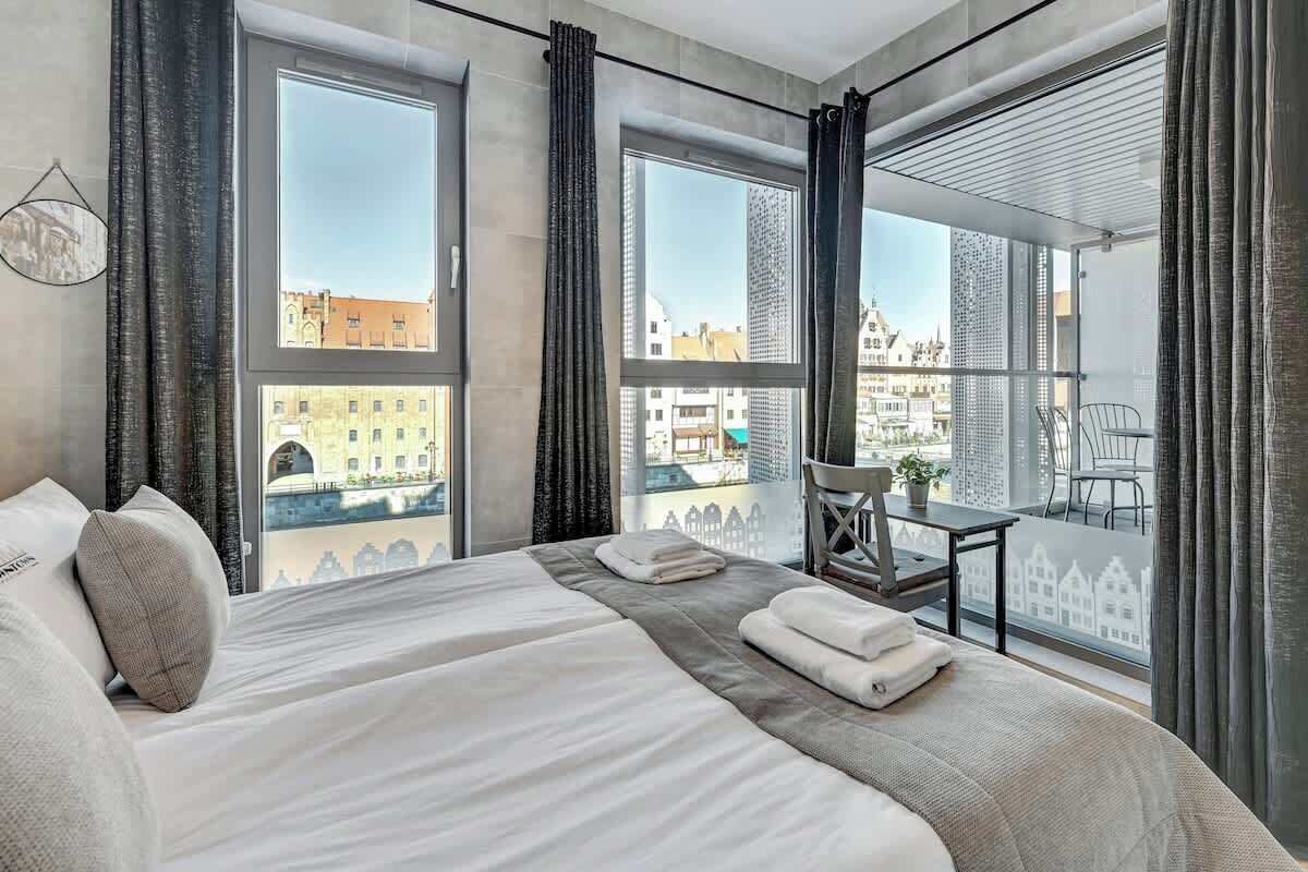 Iron/ironing board, travel cot, WiFi, bed sheets