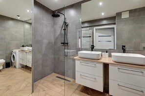 Shower, hair dryer, shampoo - Aura 101 | Riverside | City Center & Free Parking (Gdańsk)