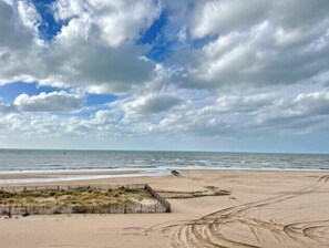 Beach - Apartment with sea view and balcony in Houlgate (Houlgate)