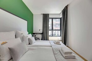 Bügeleisen/Bügelbrett, Reisekinderbett, WLAN, Bettwäsche