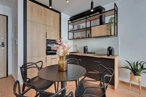 Coffee/tea maker, fridge, oven, stovetop - Garnizon 29 with Balcony | Perfect Location (Gdańsk)