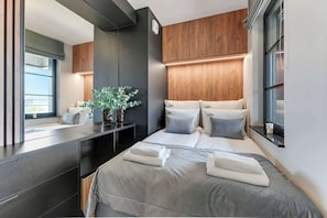 Bügeleisen/Bügelbrett, Reisekinderbett, WLAN, Bettwäsche