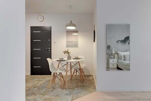 Dining - Aura 173B | Riverside | City Center (Gdańsk)