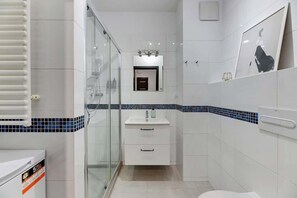 Shower, hair dryer, shampoo - Aura 173B | Riverside | City Center (Gdańsk)