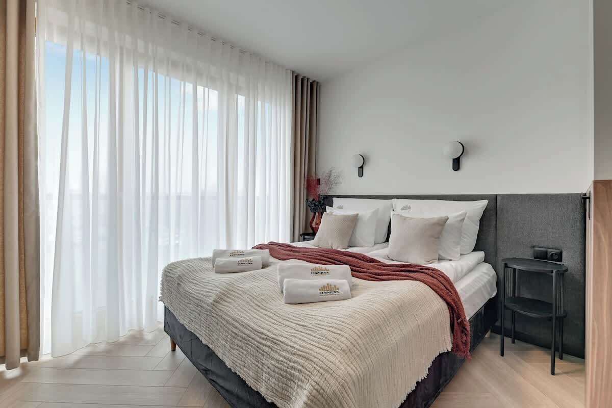 Iron/ironing board, travel cot, WiFi, bed sheets