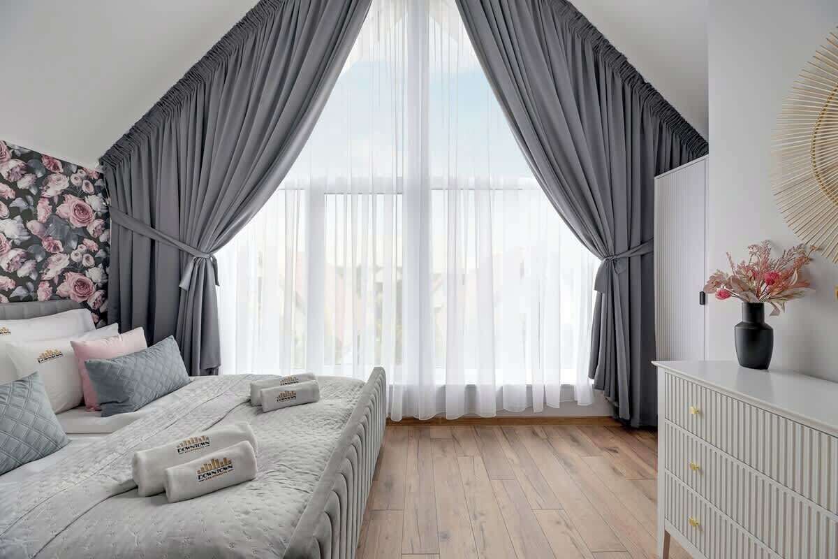 WiFi, bed sheets