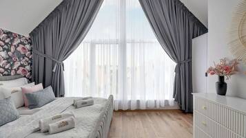 WiFi, bed sheets