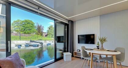 Houseboat Calma | Old Town | Romantic | Sauna